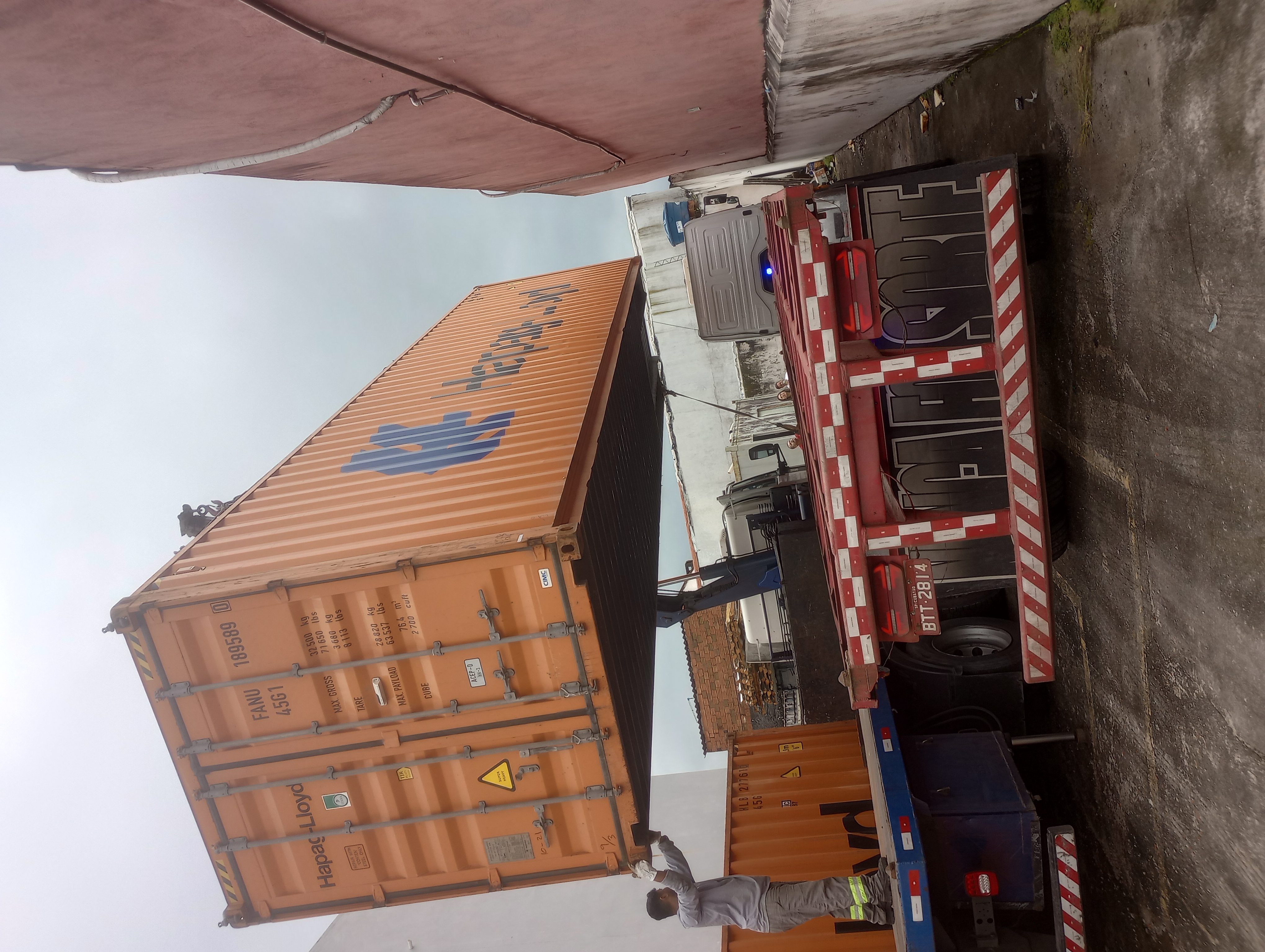 Containers usados novos e ou modificados 
