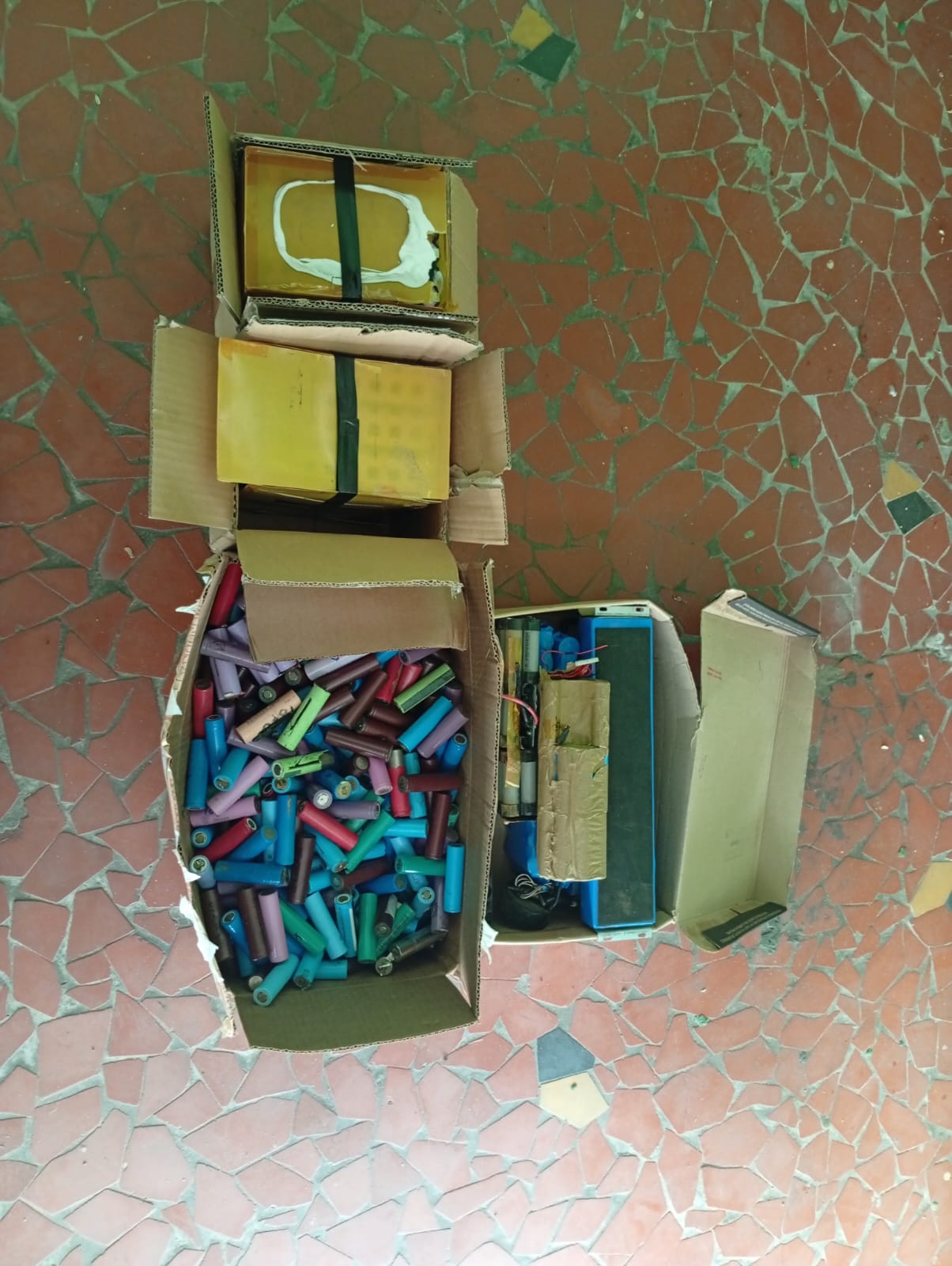 Compra de Sucatas de Lítio (Cilíndricas e Packs)